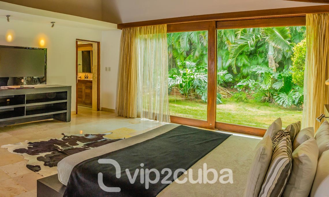RHPL163 4BR/4BT Luxury VIP Villa with pool in Siboney Havana Cuba