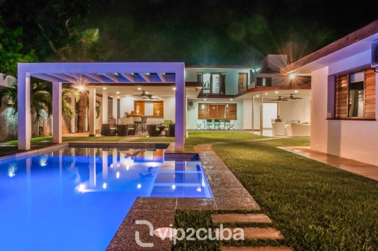 RHPL159 5Br Villa with Pool in Siboney, Havana