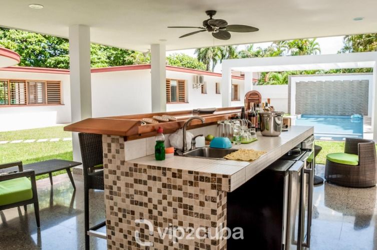 RHPL159 5Br Villa with Pool in Siboney, Havana