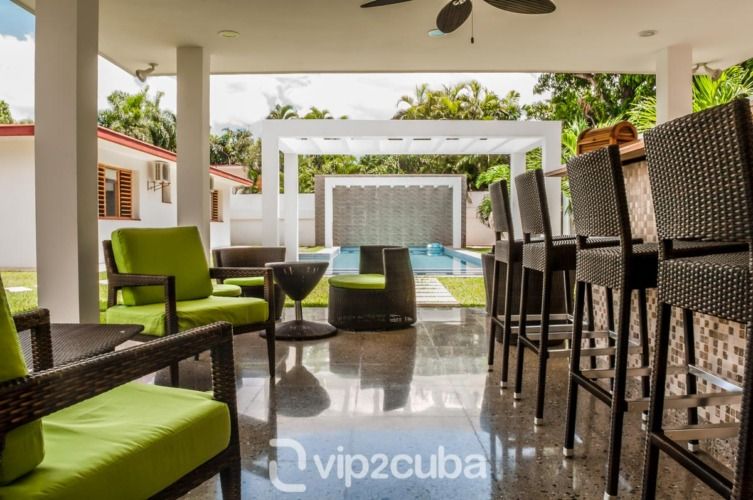 RHPL159 5Br Villa with Pool in Siboney, Havana