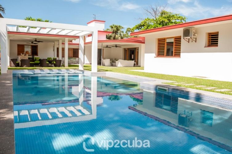 RHPL159 5Br Villa with Pool in Siboney, Havana