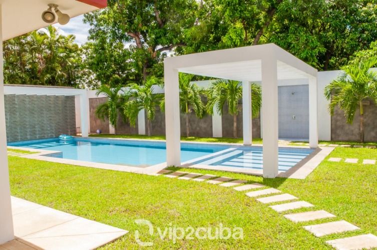 RHPL159 5Br Villa with Pool in Siboney, Havana